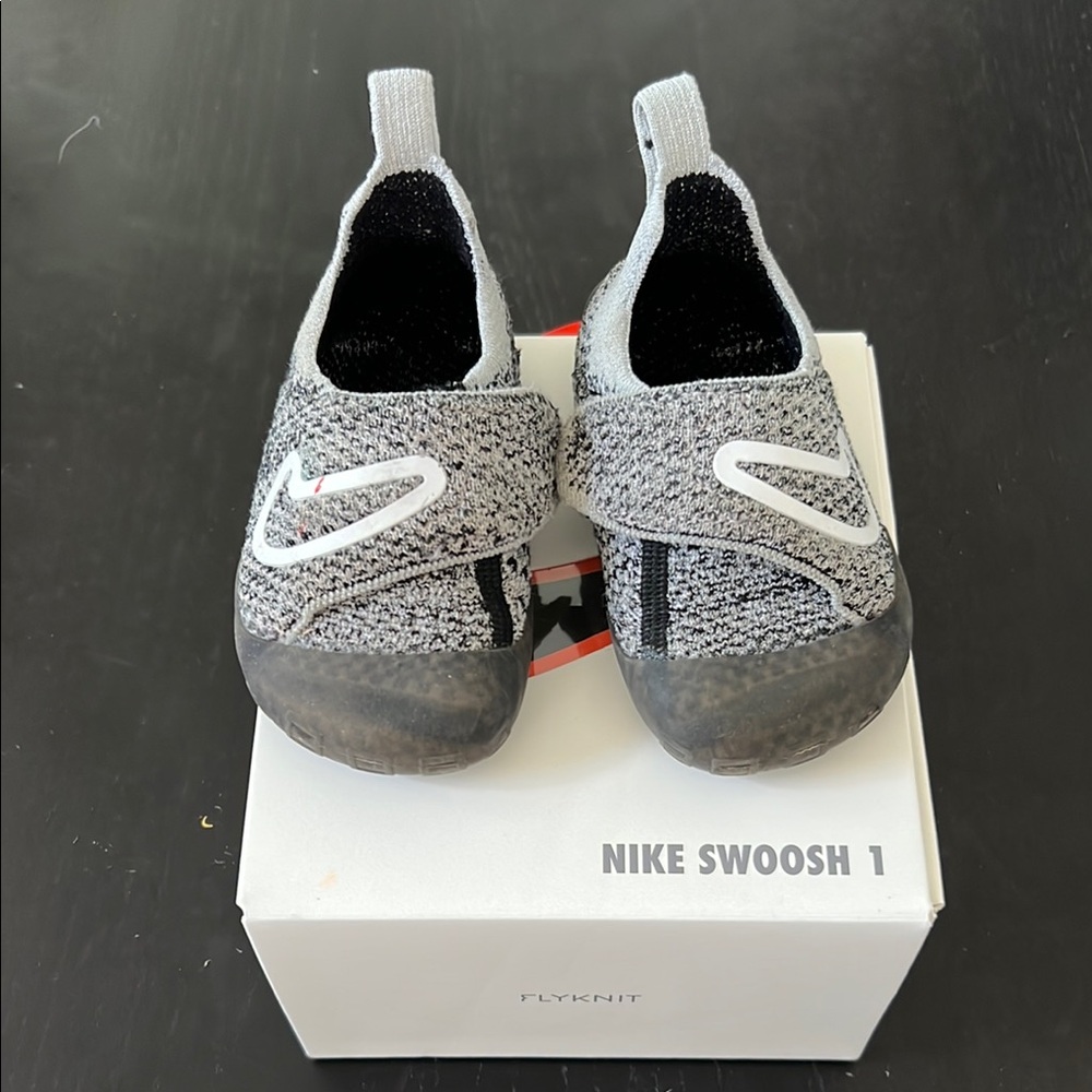 Nike Swoosh 1 Kids Flyknit Shoes - Gray